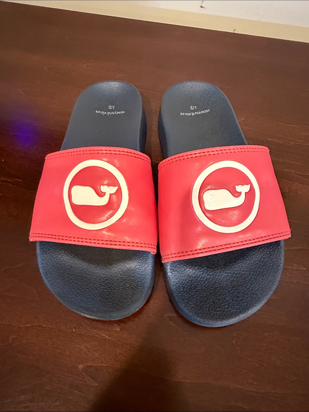 Girls Vineyard Vines Slides Size 1/2